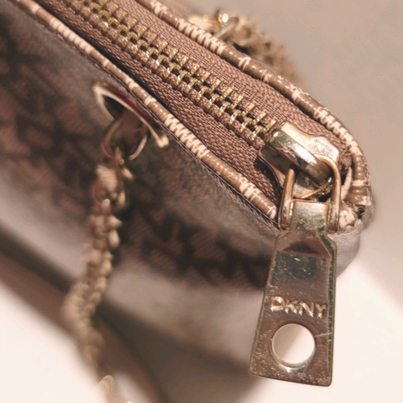 DKNY large Crossbody/shoulder bag - Picture 13 of 15